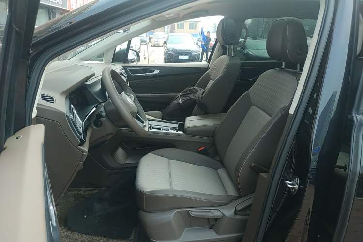 Used Volkswagen Viloran 2024 330TSI Business Edition Left Front Seat