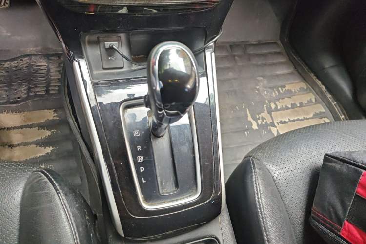 Used Nissan Sylphy 2019 1.6XV CVT Smart Connect Luxury Edition China VI Standard Gear Lever