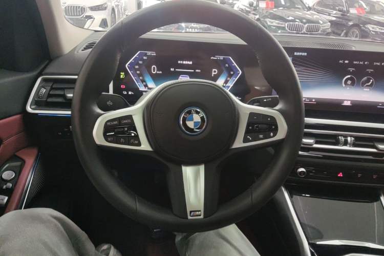 Used BMW i3 2022 eDrive 35 L Steering Wheel