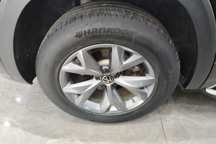 Used Volkswagen Teramont X 2022 330TSI Two-Wheel-Drive Luxury Edition Right Rear Wheel Hub