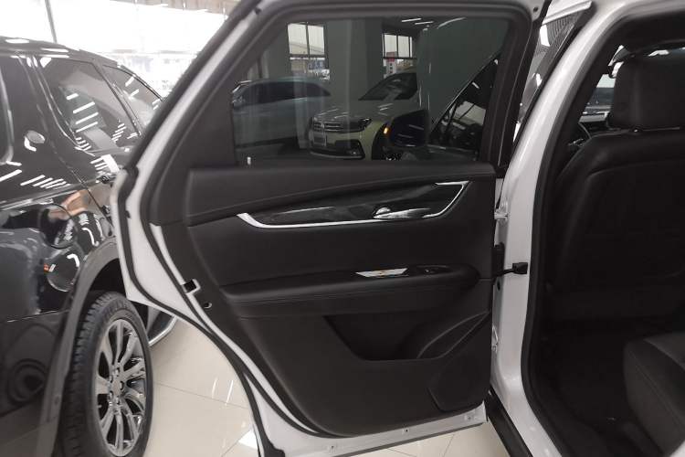 Used Cadillac XT5 2021 28T Luxury Model