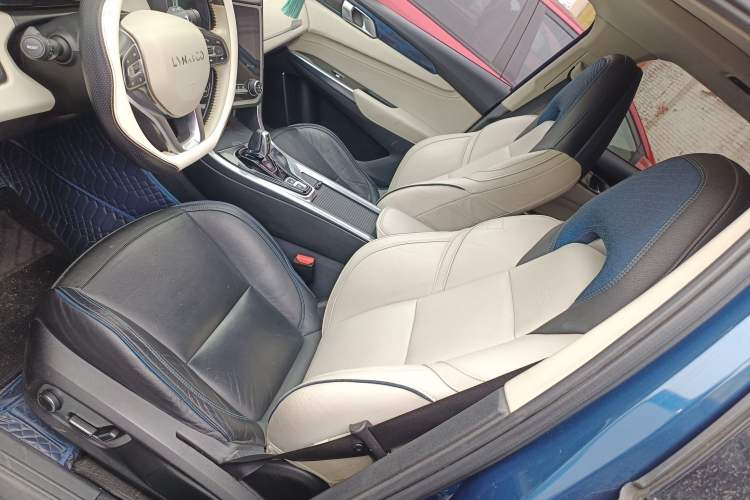 Used Lynk & Co 01 2017 2.0T Two-Wheel Drive Zhaopu Version
