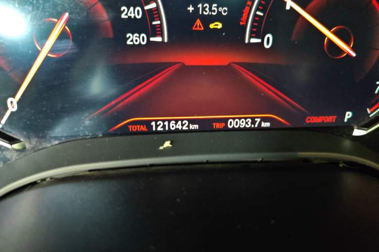 Used BMW 5 Series 2018 530Li xDrive Luxury Package Odometer Close Up