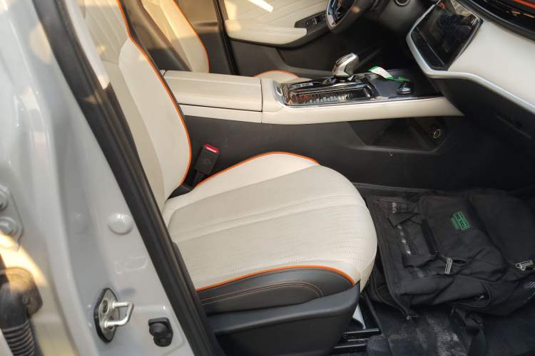 Used Dongfeng Aeolus Yixuan MAX 2022 1.5T Super Stylish Trendsetter Edition
