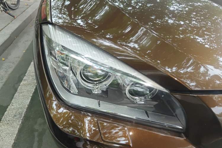 Used BMW X1 2012 sDrive18i Luxury Edition Right Front Headlight