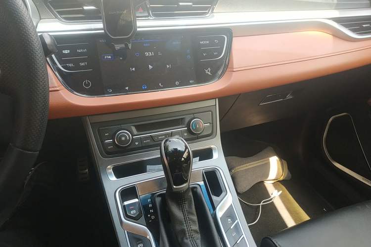 Used Geely Auto Vision S1 2018 1.5L CVT Fongchi Model Audio And AC Panel