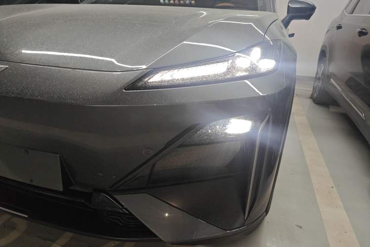 Used Deepal S07 2024 215Max Qiankun Intelligent Driving ADS SE Range-Extended Version
