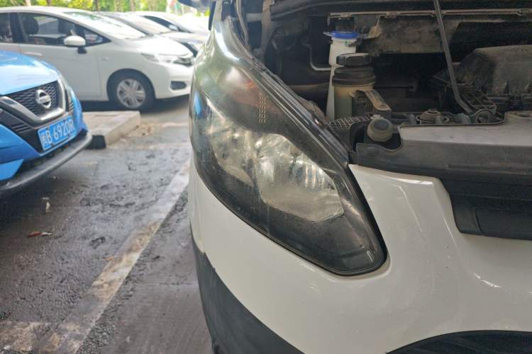 Used Ford Transit 2017 2.0T Diesel Multi-Function Commercial Vehicle Mid-Drive Mid-Roof China V Standard