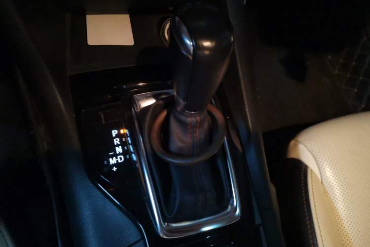 Used Mazda 3 Axela 2014 Sedan 2.0L Automatic Sport Model Gear Lever