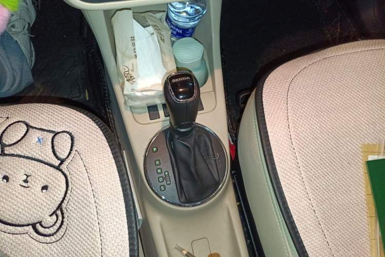 Used Skoda Fabia 2014 1.4L Automatic Crystal Edition Gear Lever