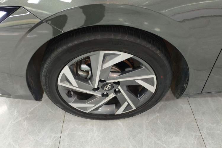 Used Hyundai Elantra 2023 1.5L CVT GLX Elite Edition Left Front Wheel Hub