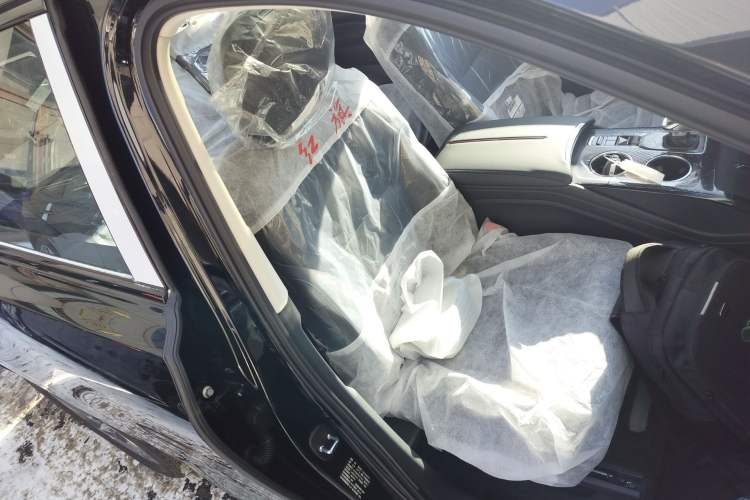 Used Hongqi HS3 PHEV 2025 Model 125km Jingwei 2 Millionth Anniversary Edition
