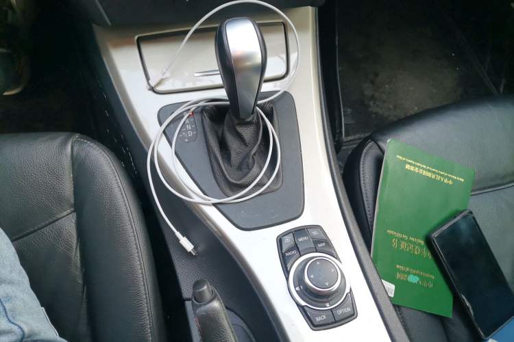 Used BMW 3 Series 2012 320i Luxury Edition Gear Lever