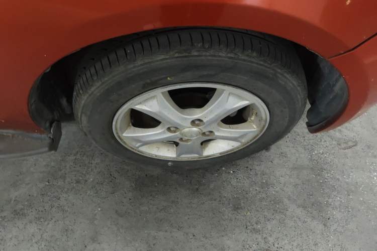 Used FAW Xiali N7 2013 1.3L Manual Luxury Model Right Front Wheel Hub