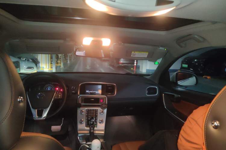 Used Volvo S60 2018 S60L T3 Smart Upgrade Edition
