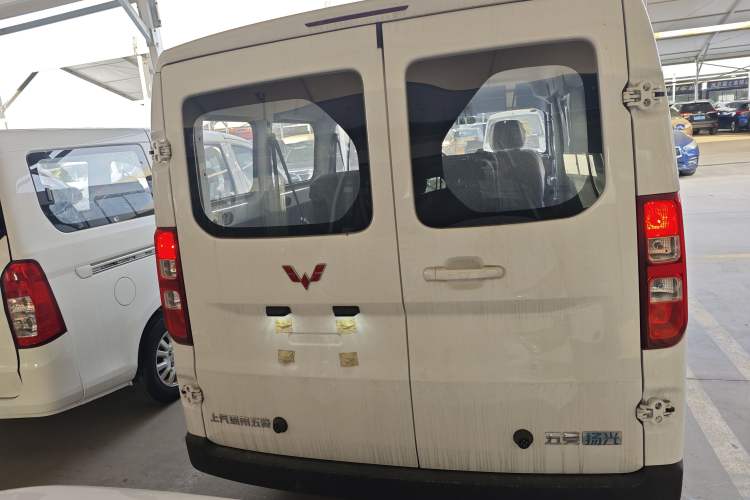 Used Wuling Yangguang 2025 Model 400km Bus Edition—Comfort Edition