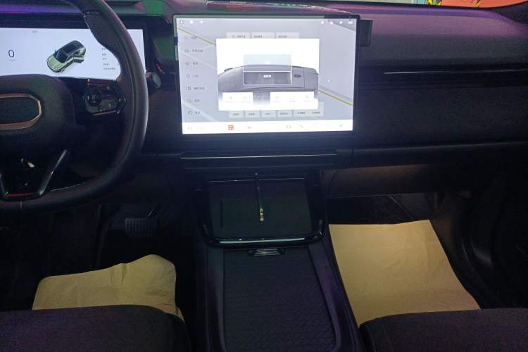 Used Lynk & Co 08 EM-P 2023 220 km Limited-Time Edition
