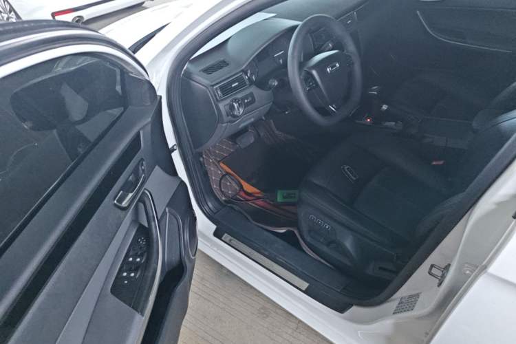Used Qoros 3 2016 Sedan 1.6T Automatic ZhiZhen Model