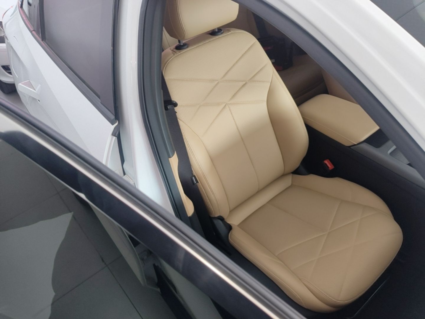 Geely Galaxy L6 2023 60km PLUS — снимка 19