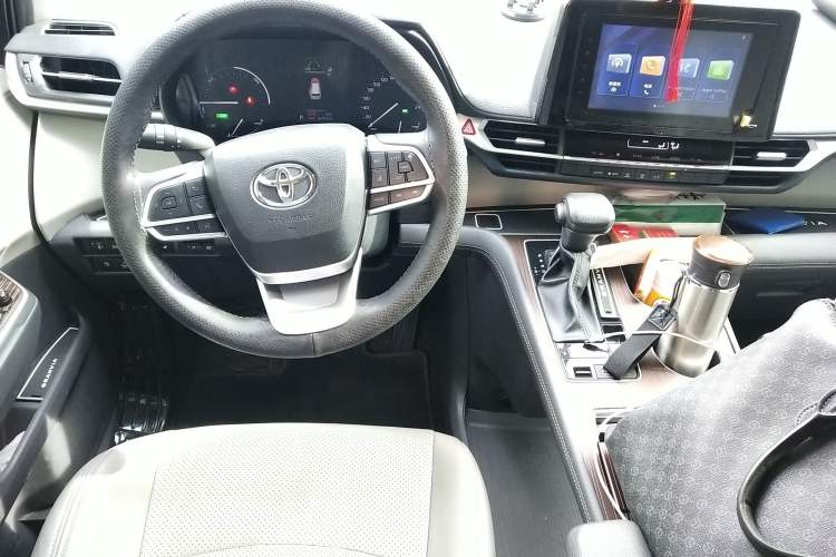 Used Toyota SIENNA 2023 2.5L Hybrid Comfort Edition