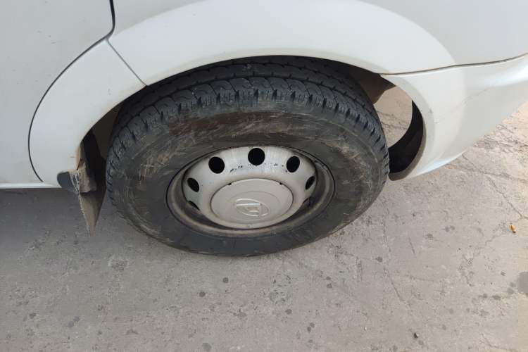 Used SAIC MAXUS Xintu V80 2021 2.0T Manual Classic City Delivery King Long Wheelbase Mid-Roof 3 Seats