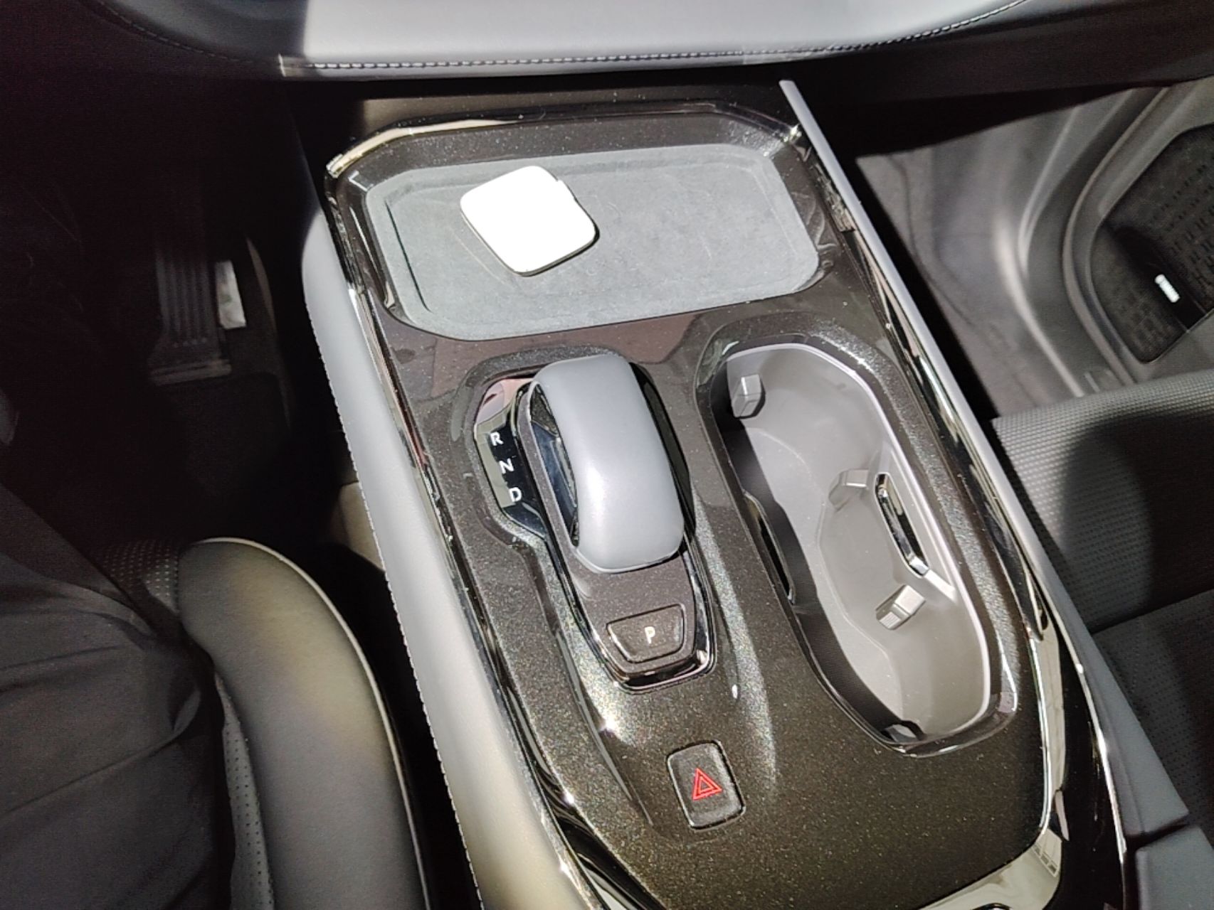 Zeekr 009 2024 Six-Seat Executive Version 4WD 108 kWh — снимка 16