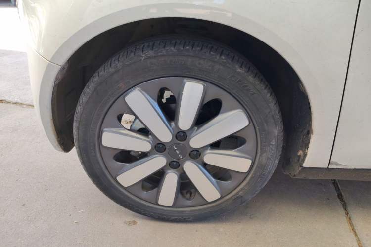 Used ORA Black Cat 2021 351 km Standard Version Left Front Wheel Hub