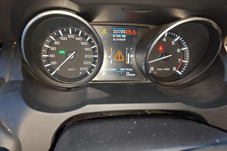 Used Land Rover Range Evoque 2013 2.0T 5-Door YAOZHI Edition Odometer Close Up