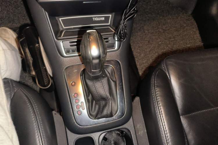 Used Volkswagen Tiguan 2013 1.8 TSI Automatic Two-Wheel Drive Comfort Edition Gear Lever