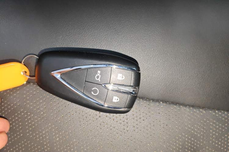 Used CHANGAN OSHAN Z6 2023 Blue Whale 1.5T DCT Smart Edition Vehicle Key