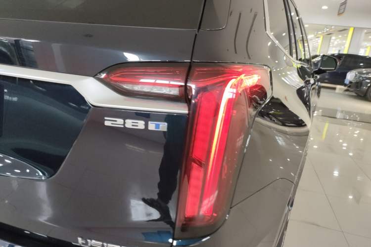 Used Cadillac XT6 2022 2.0T Six-Seater Four-Wheel-Drive Luxury Standard Edition