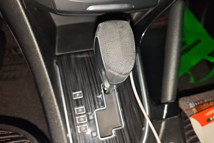 Used Dongfeng Aeolus AX7 2016 2.0L Automatic Zhiyi Trim