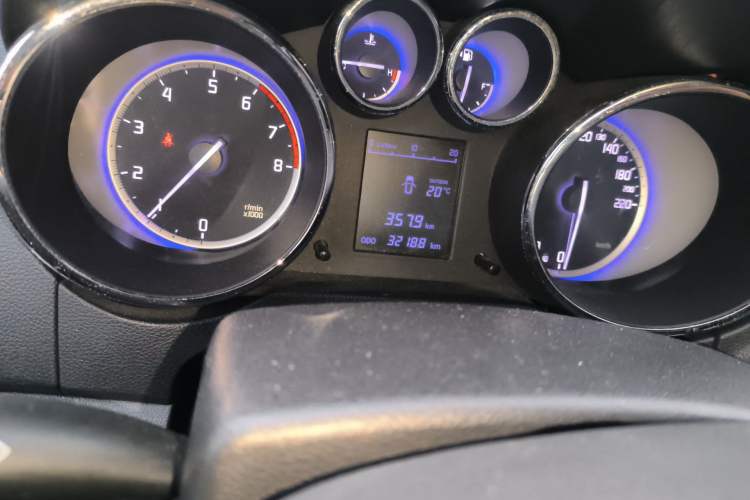 Used CHANGAN CS35 2016 1.6L Manual Luxury Model China V Standard