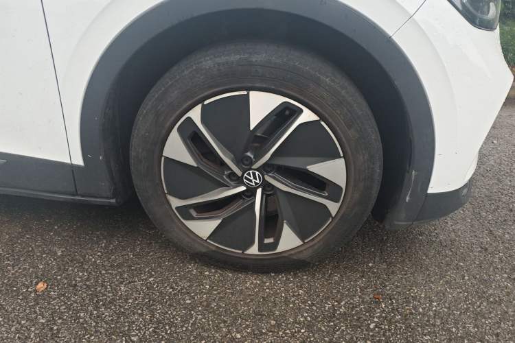 Used Volkswagen ID.4 CROZZ 2022 Long-Range PURE+ Edition Right Front Wheel Hub