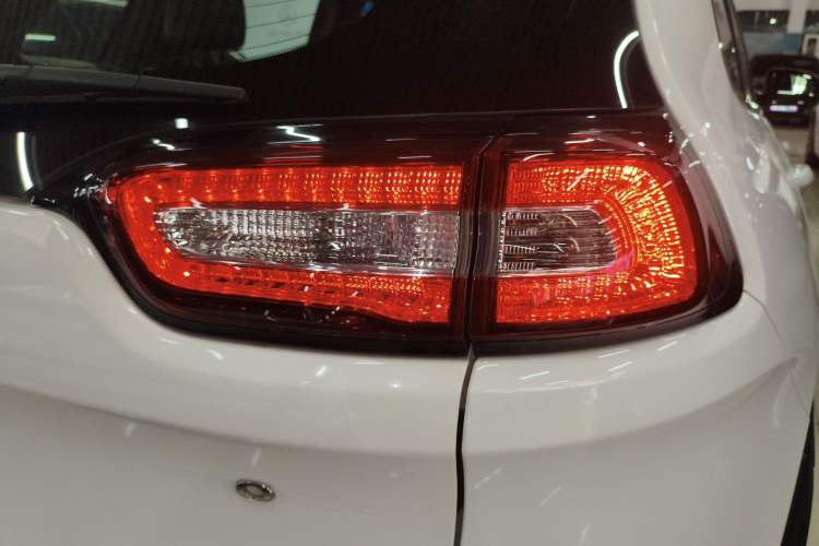 Used Jeep Cherokee 2016 2.4L Leading Smart Version