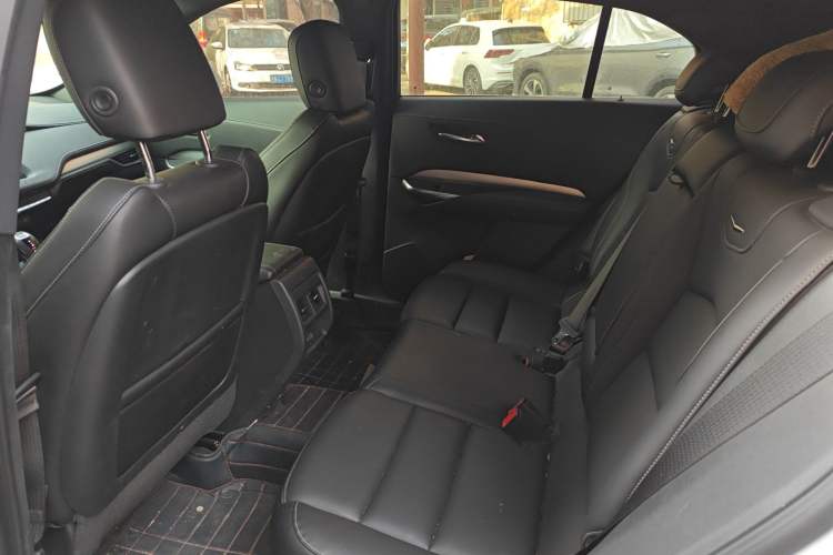 Used Cadillac XT4 2018 28T Two-Wheel-Drive Luxury Model