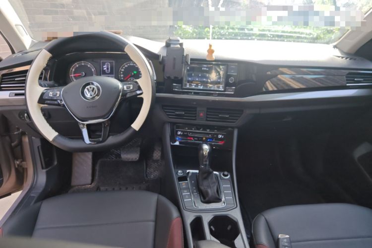 Used Volkswagen Bora 2020 1.5L Automatic Elite Version Center Console