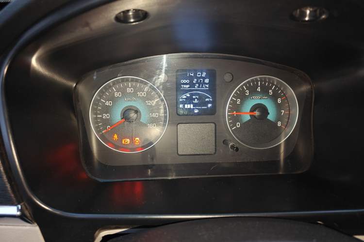 Used Jinbei New Hiace X30L 2023 1.5L Wealth Edition Van 2/5-Seater Air-Conditioned Model SWC15M