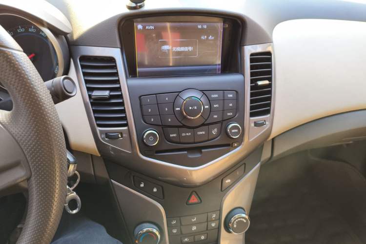 Used Chevrolet Cruze 2015 1.5L Classic SE MT
