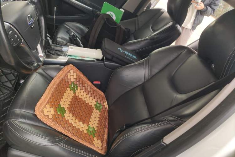 Used Volvo V60 2014 Restyled T5 Zhiya Edition
