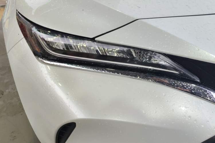 Used Toyota Harrier 2023 Dual-Engine 2.5L CVT Two-Wheel Drive Luxury Edition Right Front Headlight