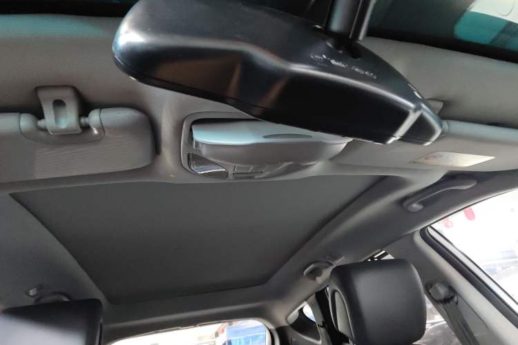 Used Hyundai Santa Fe 2015 2.0T Automatic Two-Wheel Drive Smart Version 5 Seats