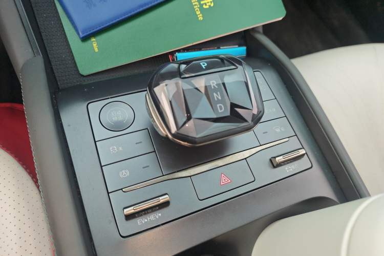 Used BYD Qin L 2024 DM-i 120KM Leading Model Gear Lever