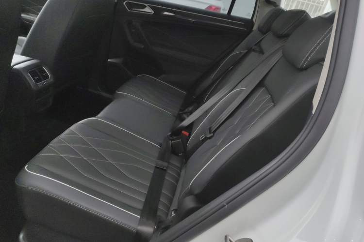 Used Volkswagen Tiguan L 2024 300TSI Automatic Two-Wheel Drive Smart Edition
