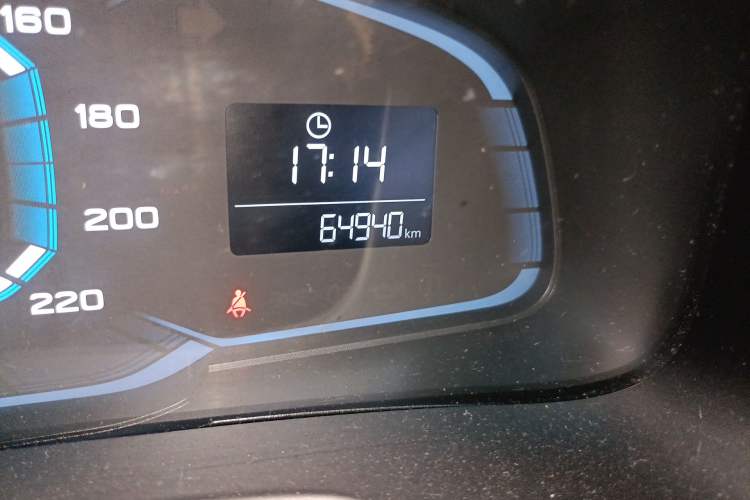 Used Roewe 360 2016 1.5L Manual Smart Screen Version Odometer Close Up