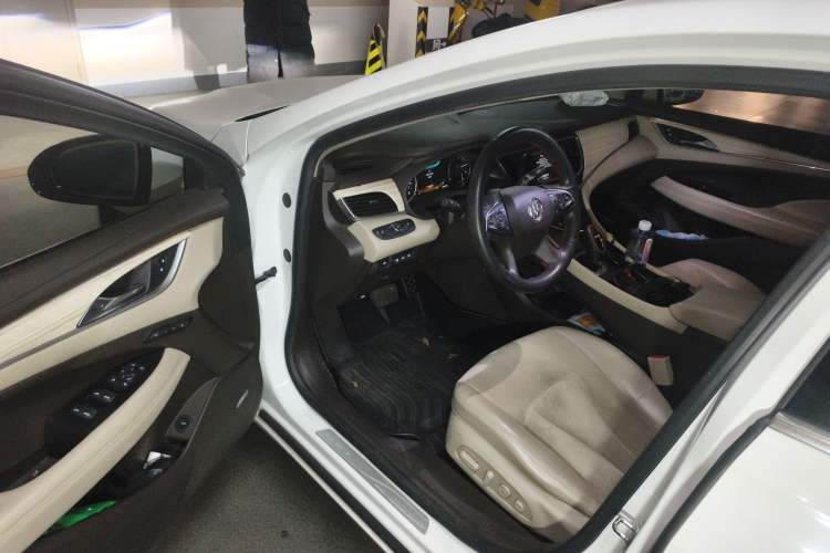 Used Buick LaCrosse 2016 30H Luxury Version
