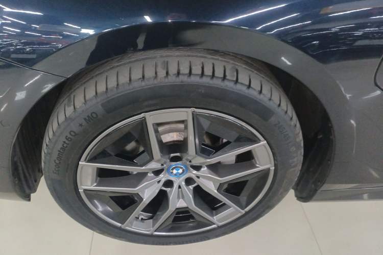 Used BMW i5 2024 eDrive 35L Luxury Package