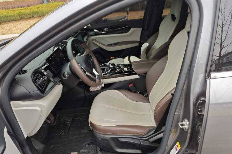 Used BYD Qin PLUS 2024 HONOR Edition DM-i 55KM Leading Model
