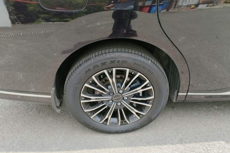 Used FORTHING Xinghai V9 2024 1.5TD 200km Chinese Knot Series Premium Edition Right Rear Wheel Hub