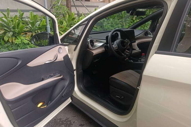 Used BYD Dolphin 2023 420 km Fashion Edition
